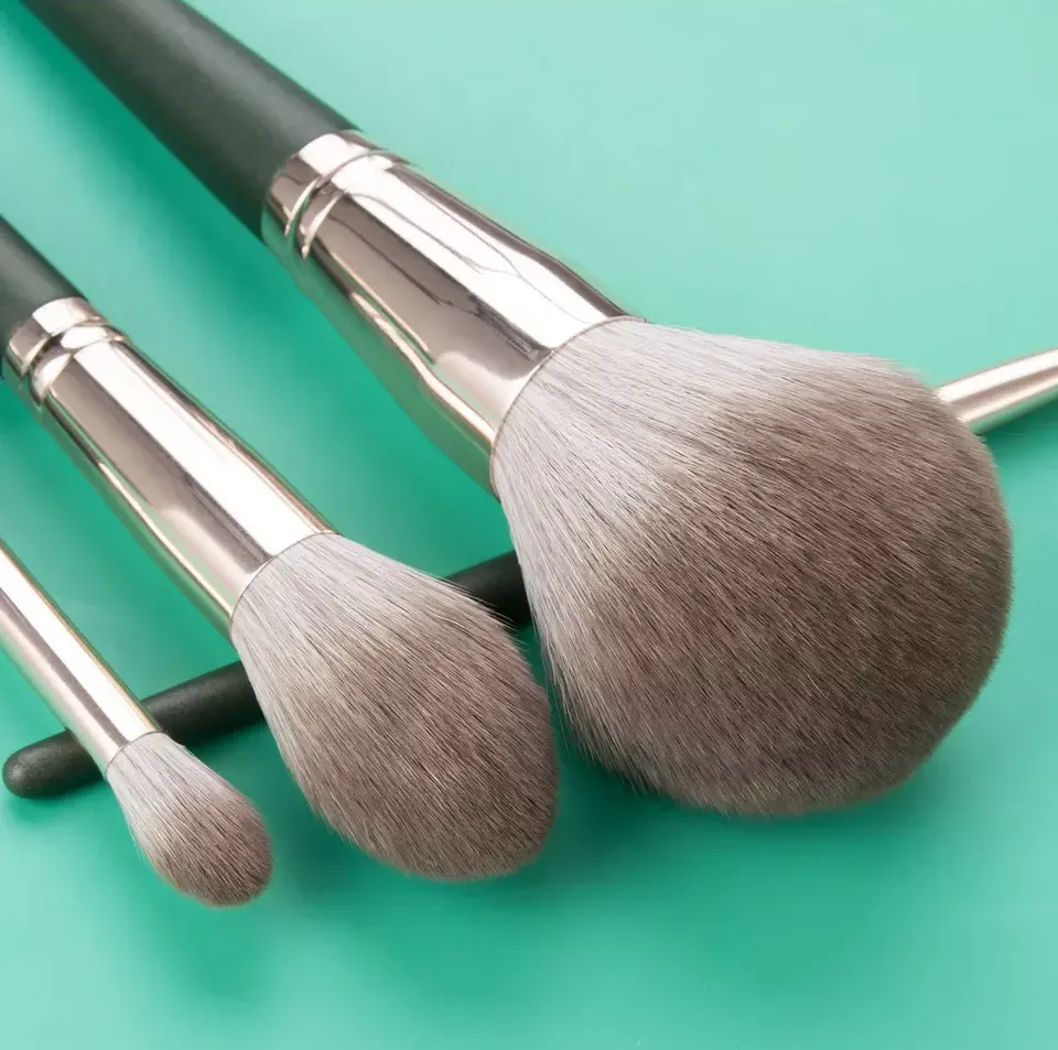 14 Piece Designer Pro Brush Set w/Stylish Bag - MQO 12 pcs