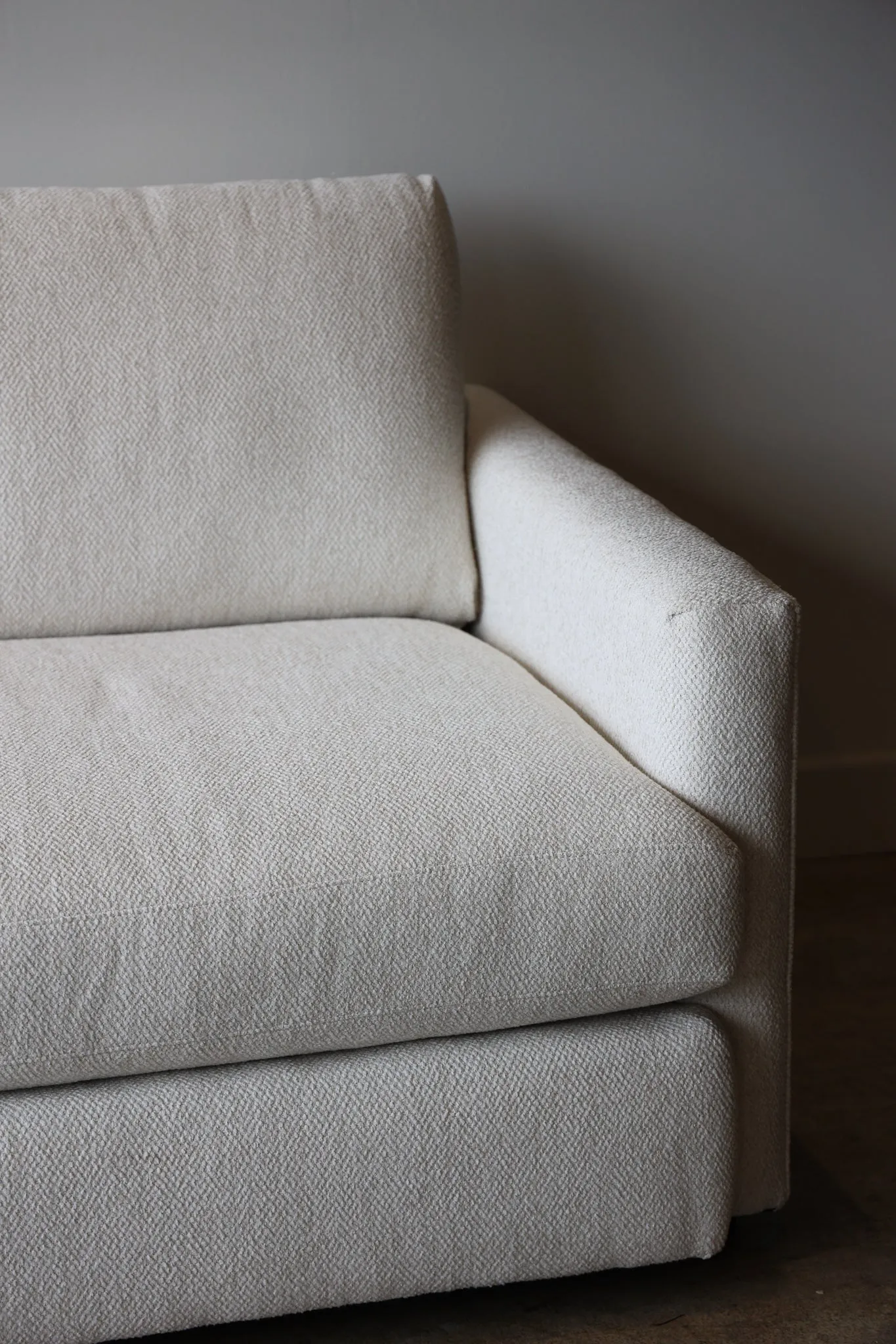Allure Dreamy Sofa