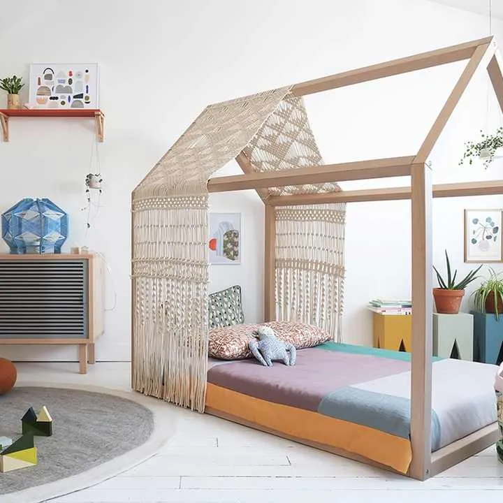 bedroom  .. سرير