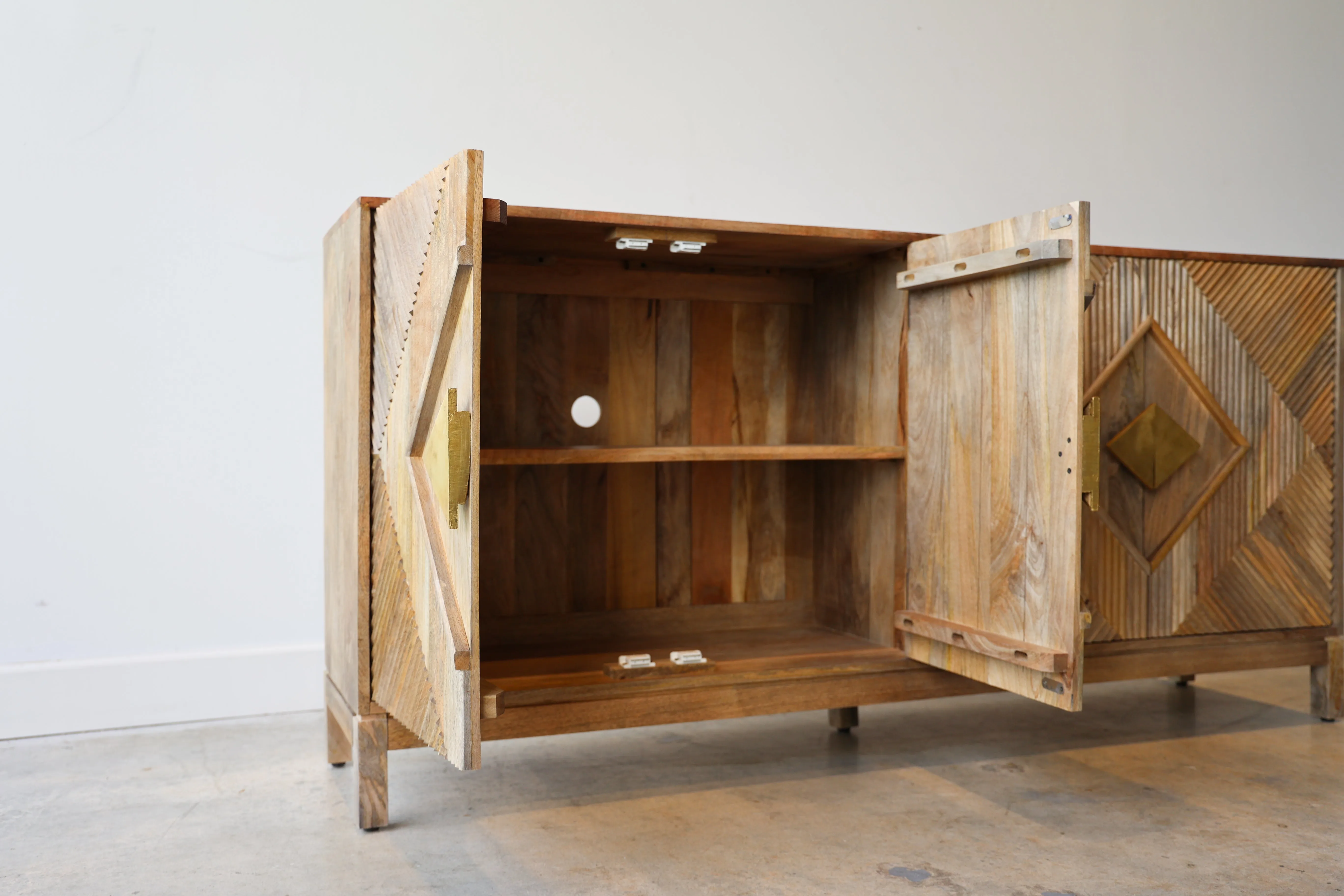 De La Rosa Credenza