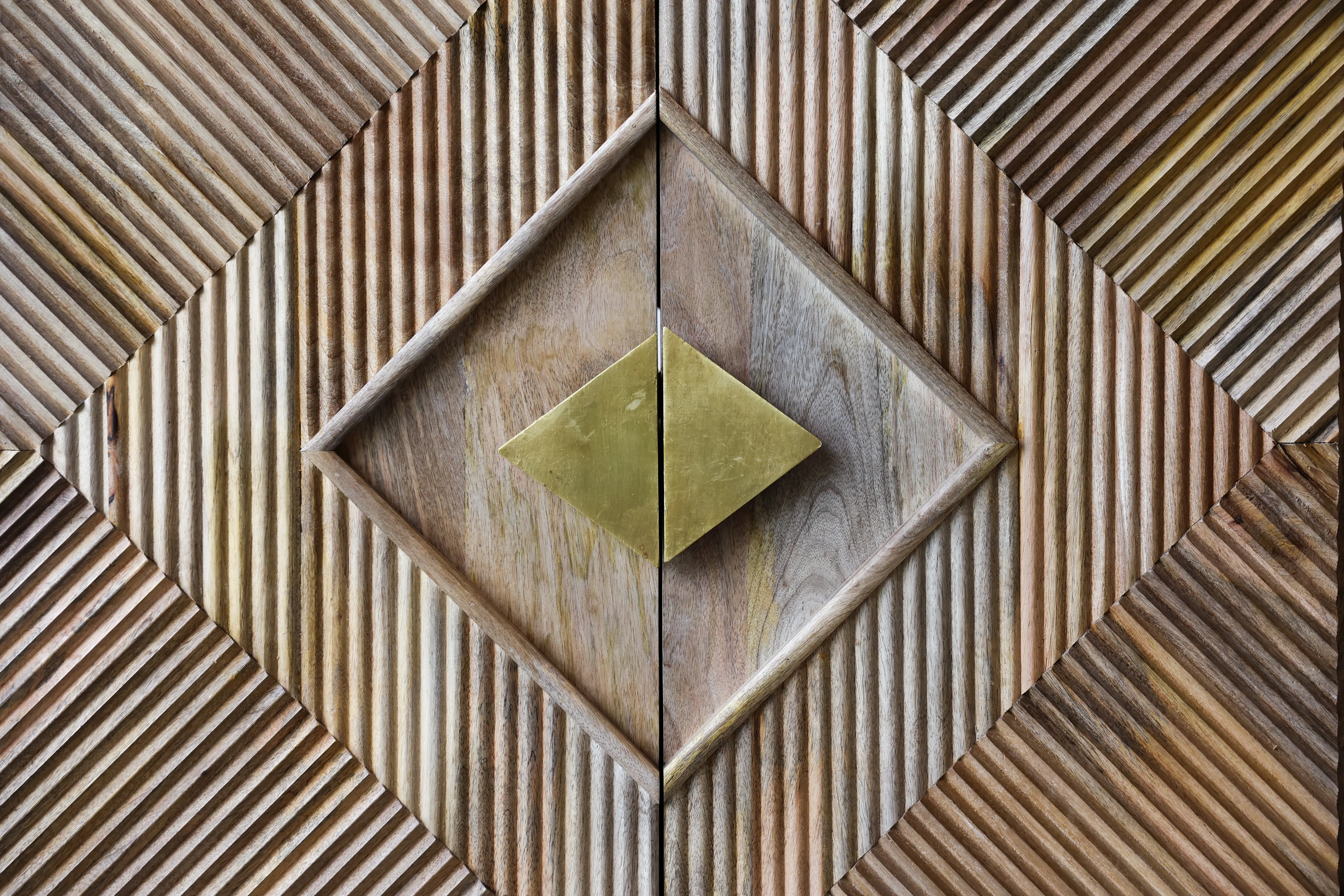 De La Rosa Credenza