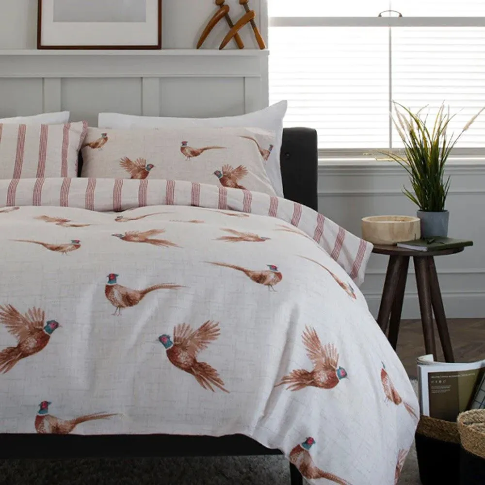 Deyongs 200cm White Feathered Friends Double Duvet Set