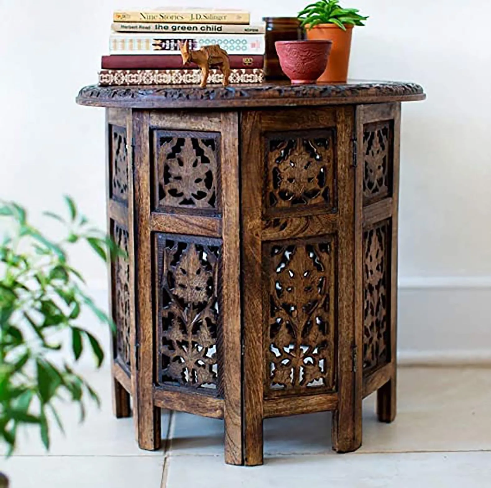 EYLEX Mango Wood Hand Carved Accent Coffee Table for Living Room Side Table Bedside Table Tea Table for Living Room Bedroom Office (Brown)