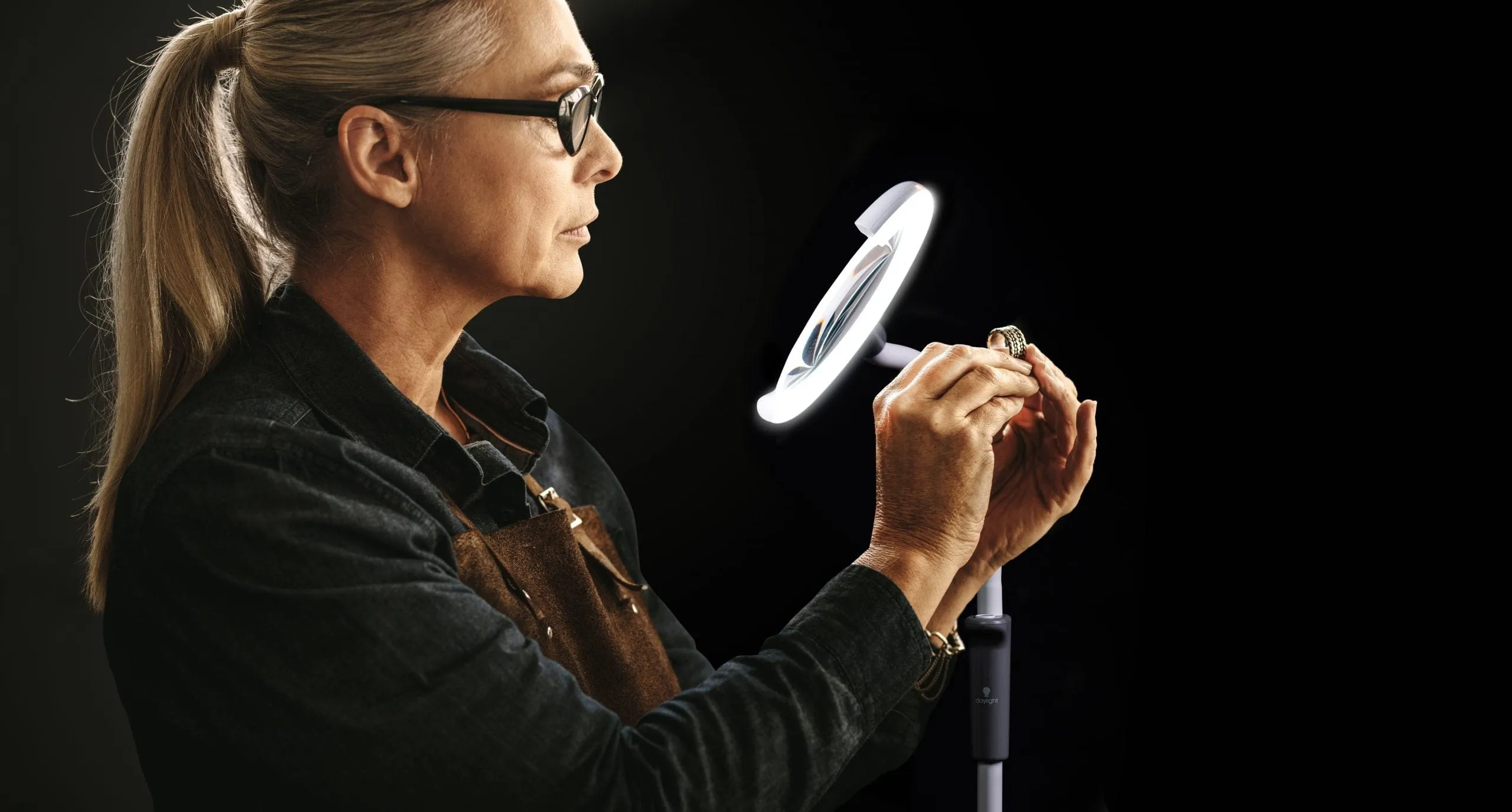 Magnificent Pro Adjustable Magnifying Lamp