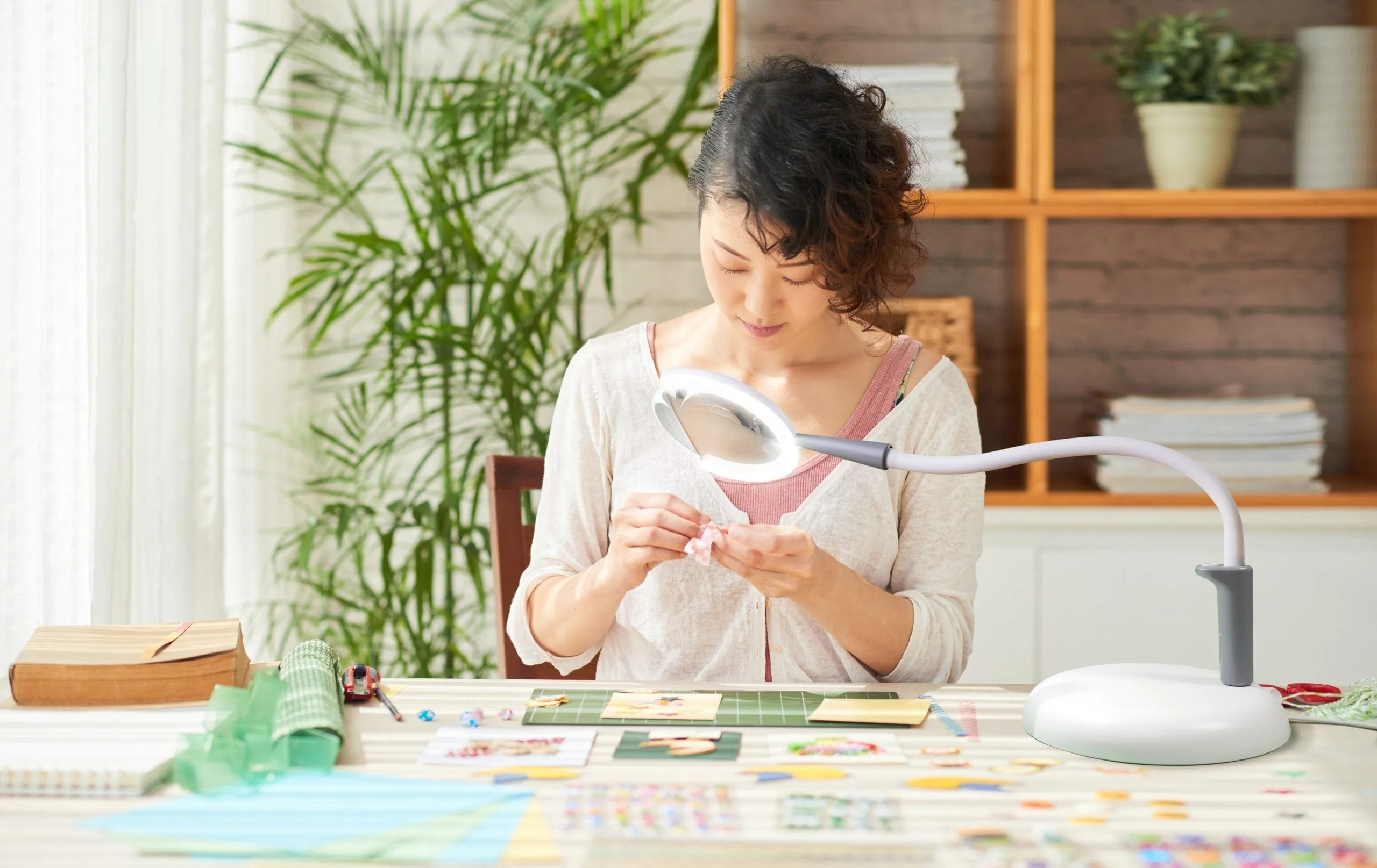 Magnificent Pro Adjustable Magnifying Lamp