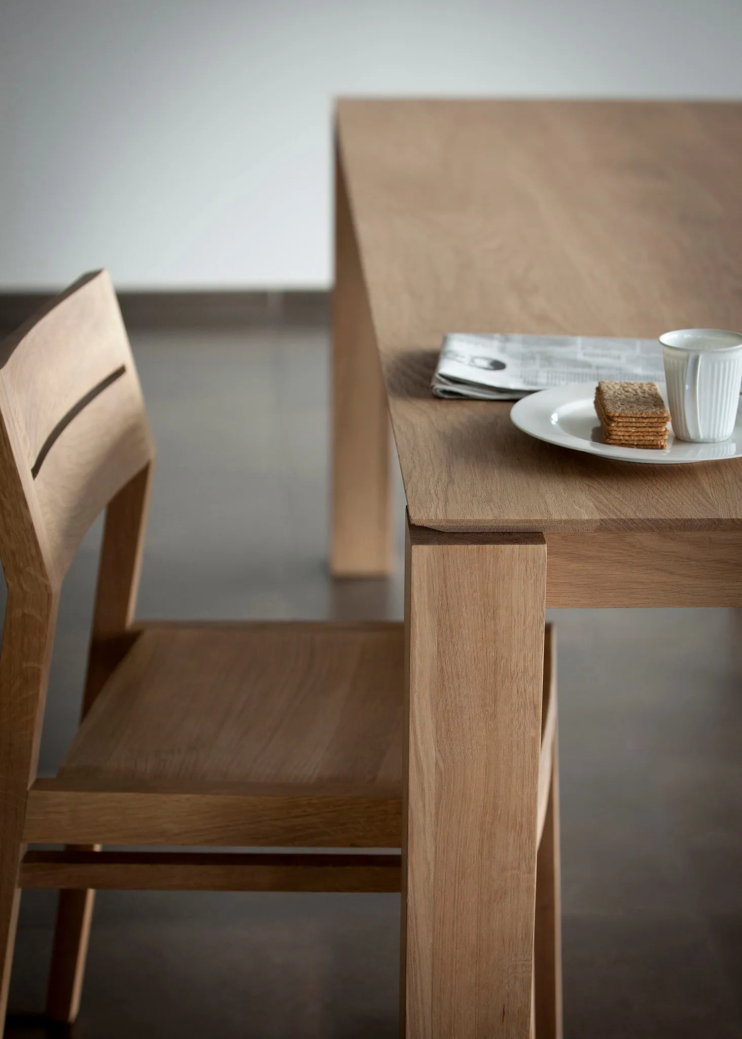 Oak Slice Dining Table
