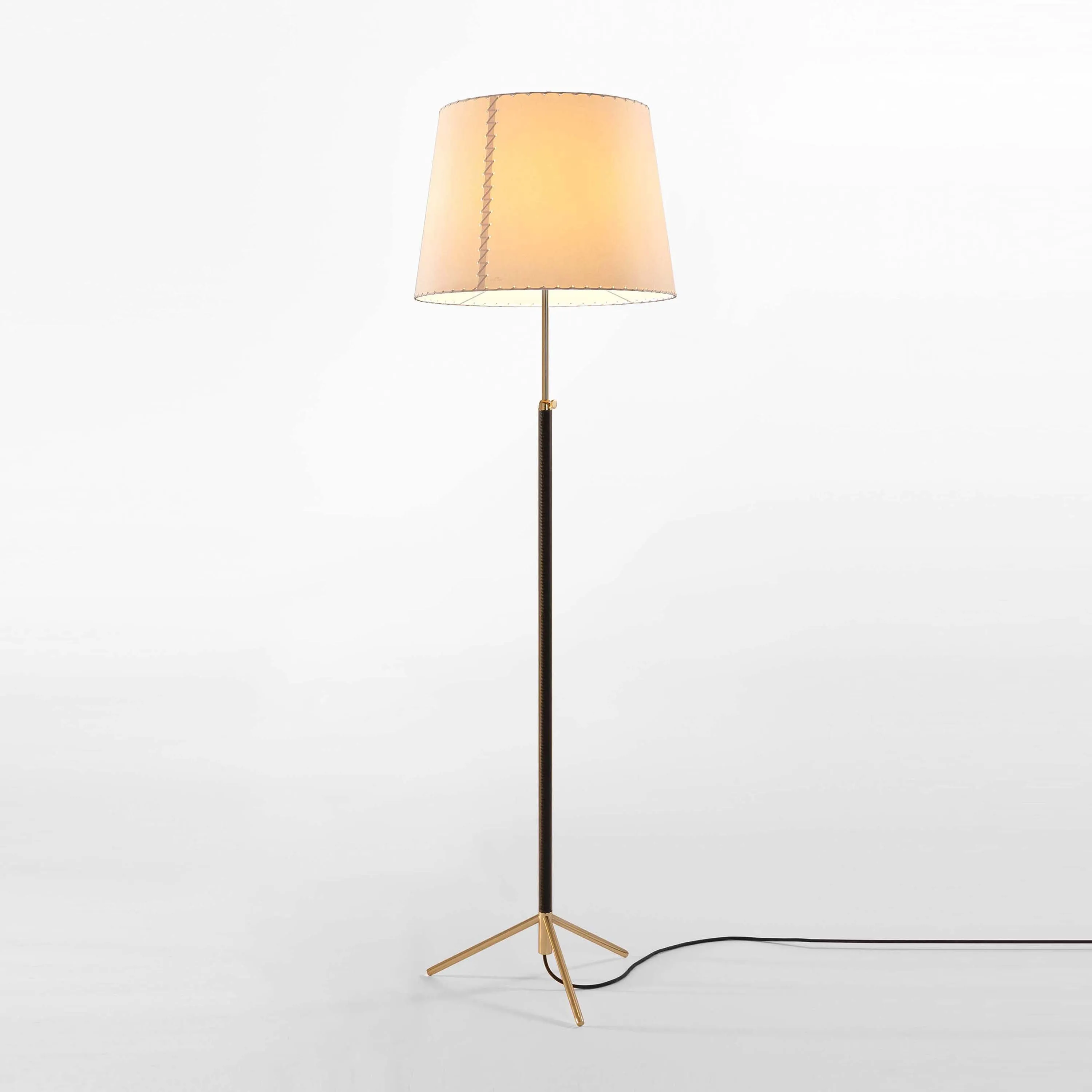 Pie De Salon Floor Lamp