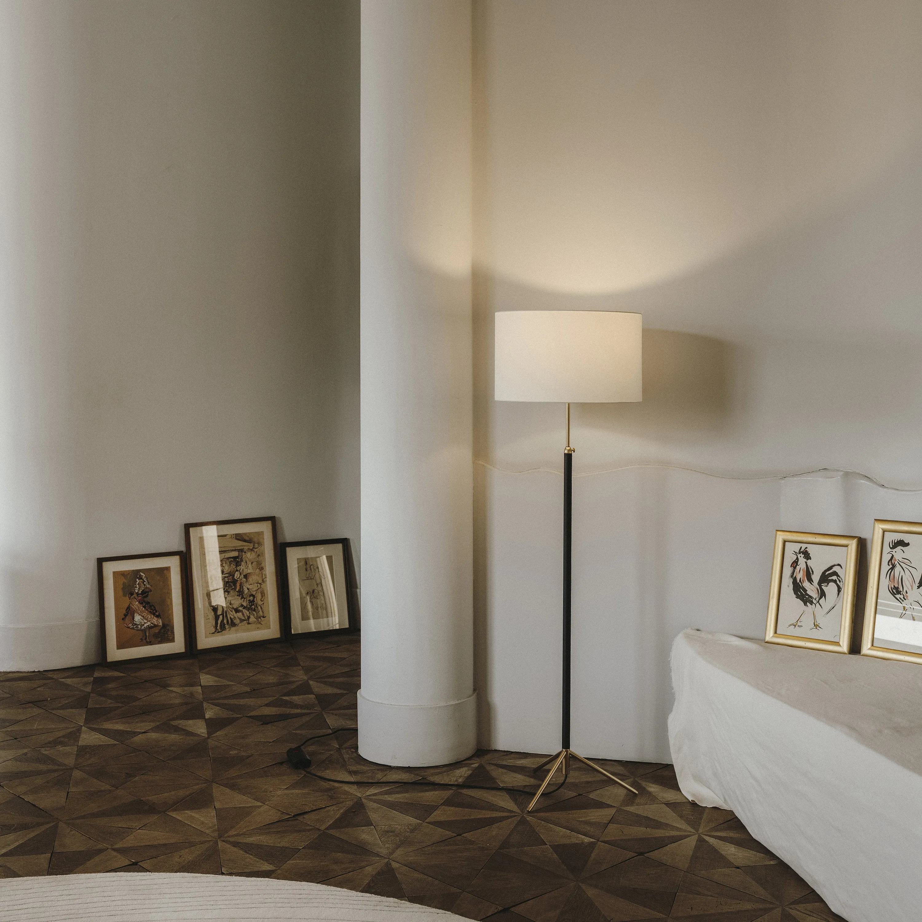 Pie De Salon Floor Lamp