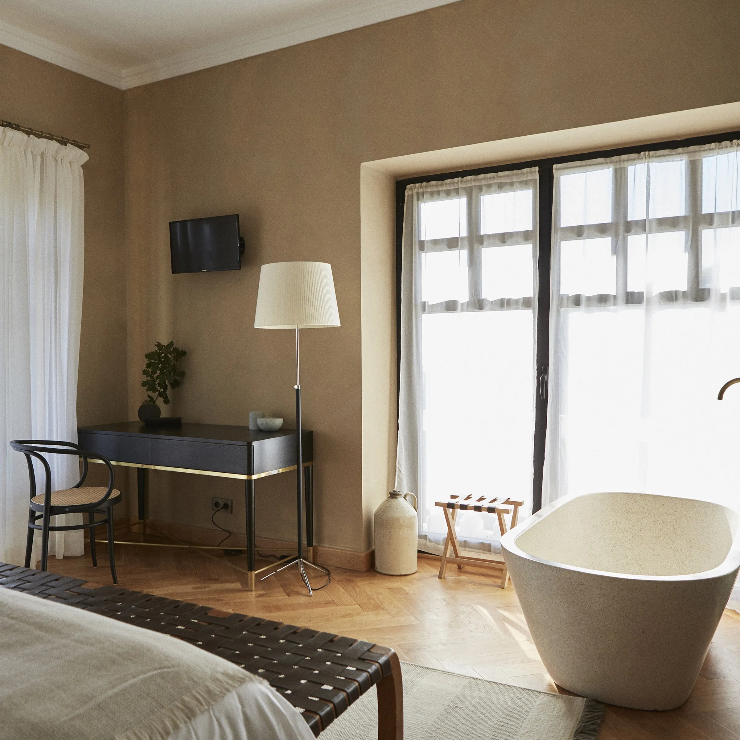 Pie De Salon Floor Lamp