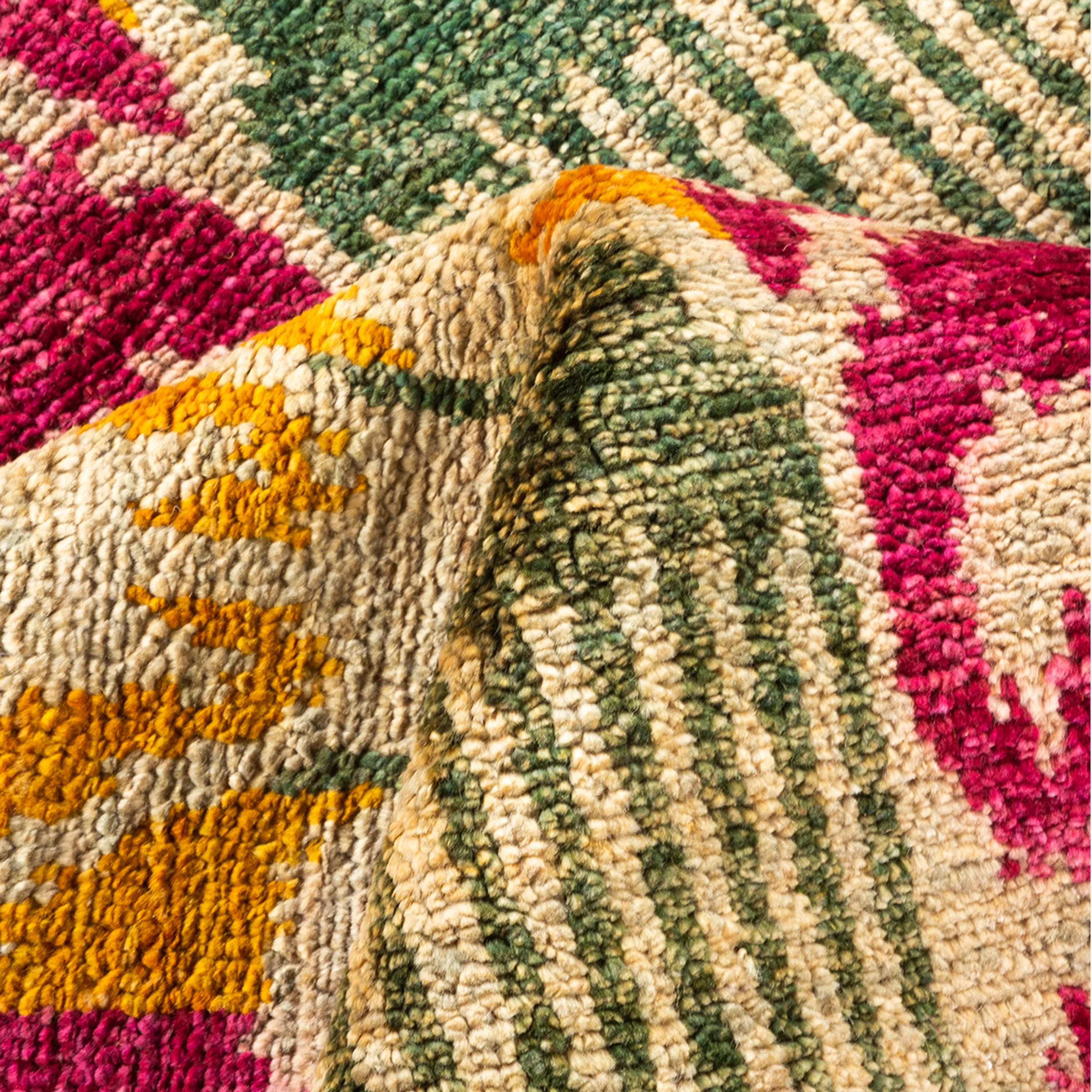 Pink Traditional Wool Rug - 6' x 9' 1"