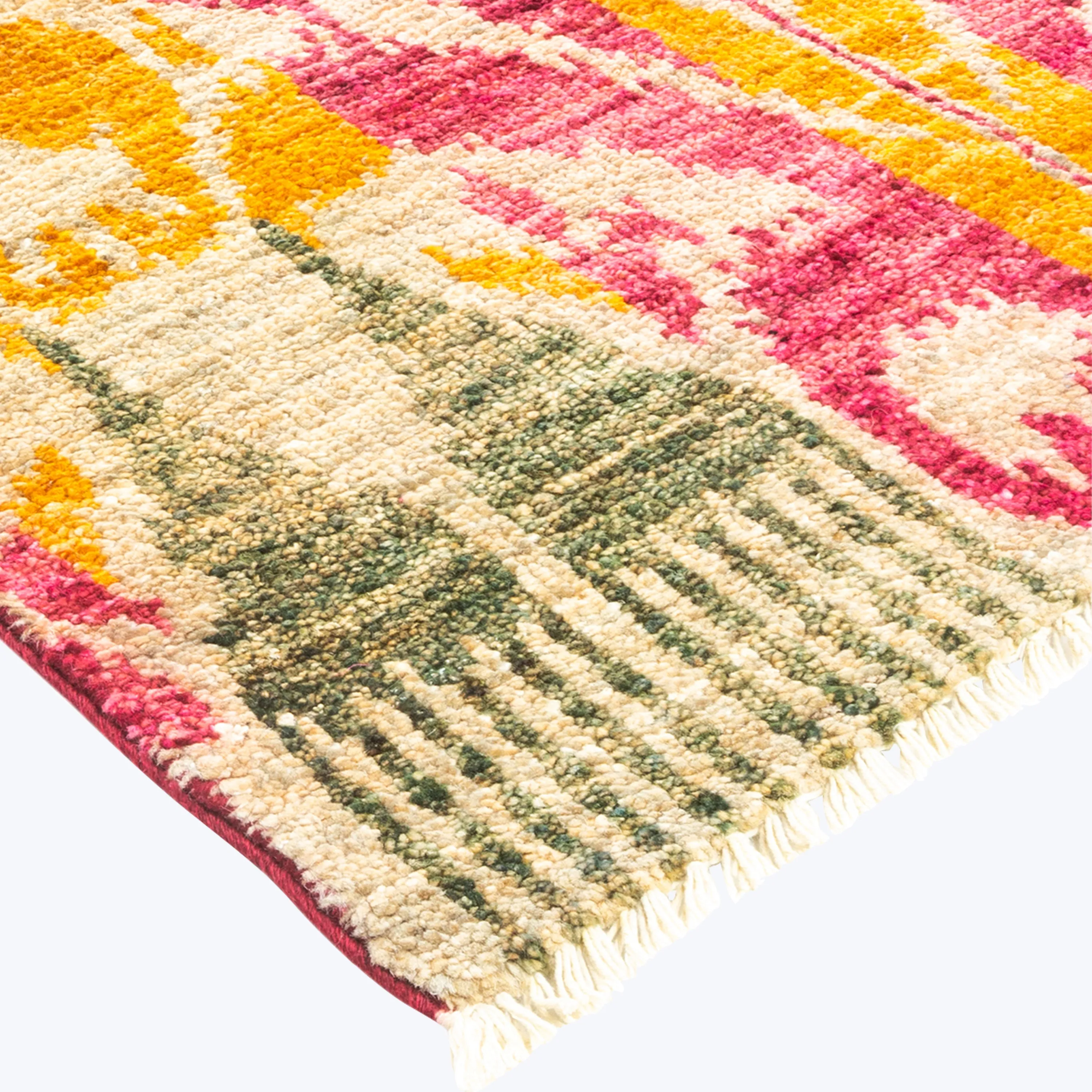 Pink Traditional Wool Rug - 6' x 9' 1"