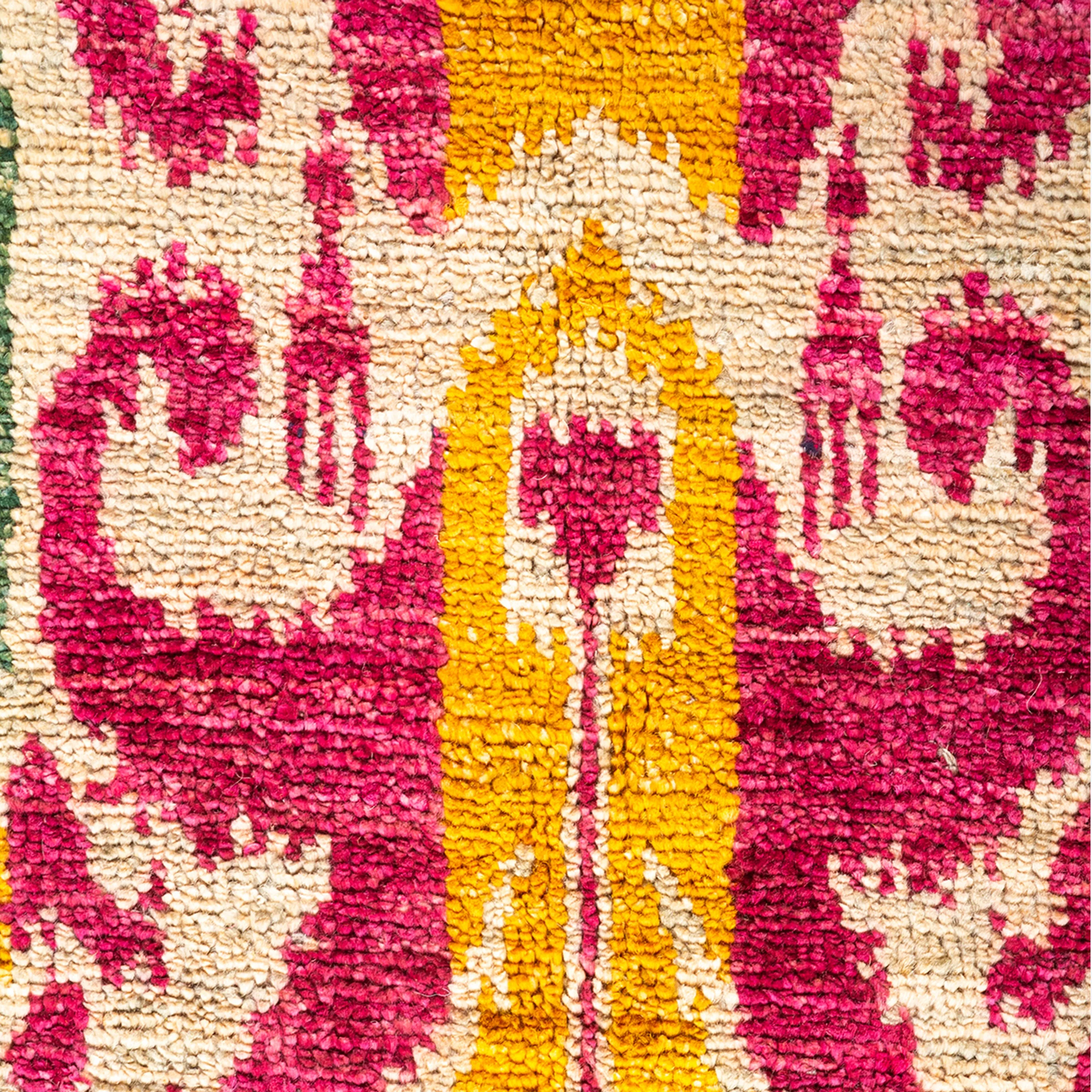 Pink Traditional Wool Rug - 6' x 9' 1"
