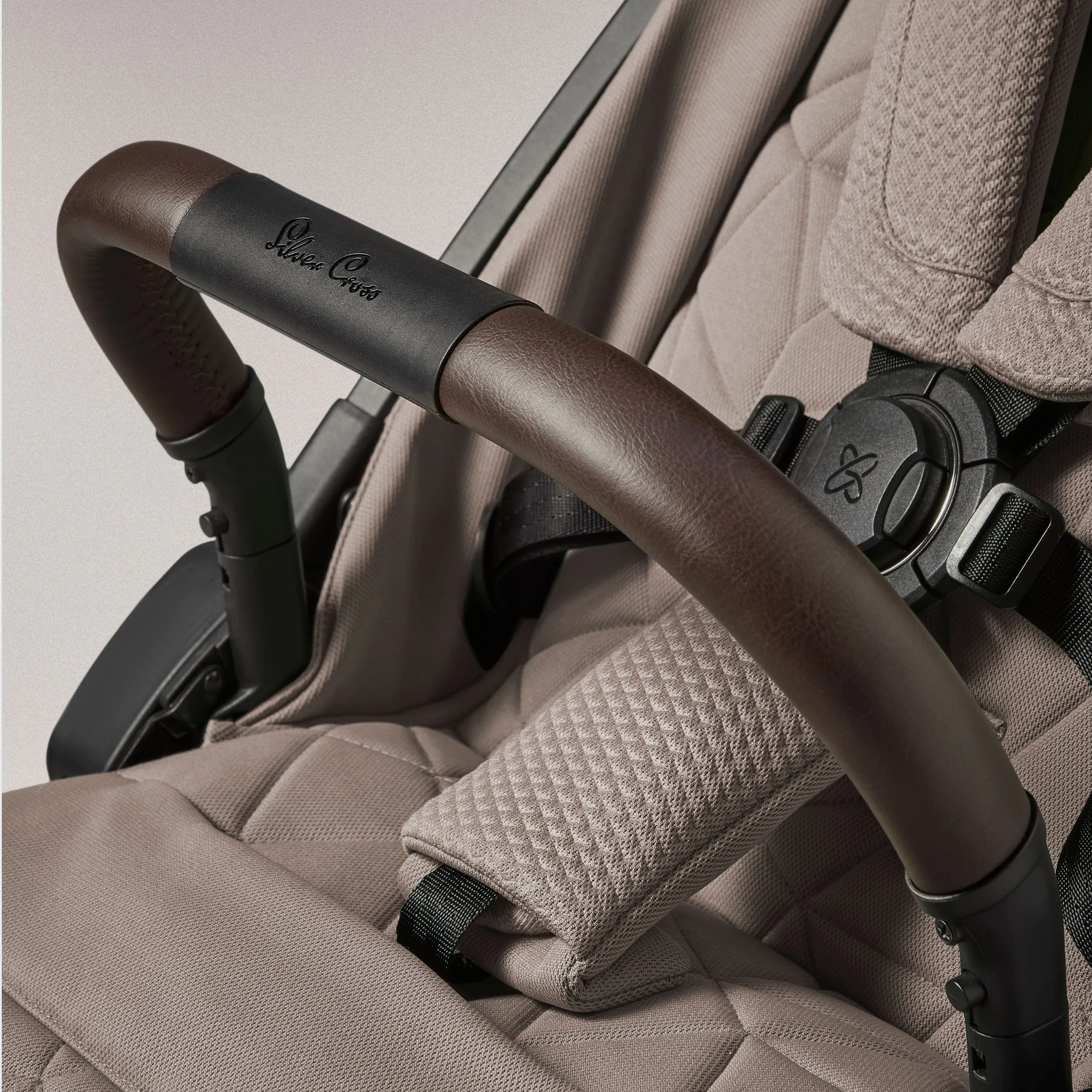 Silver Cross Clic Compact Stroller in Cobble