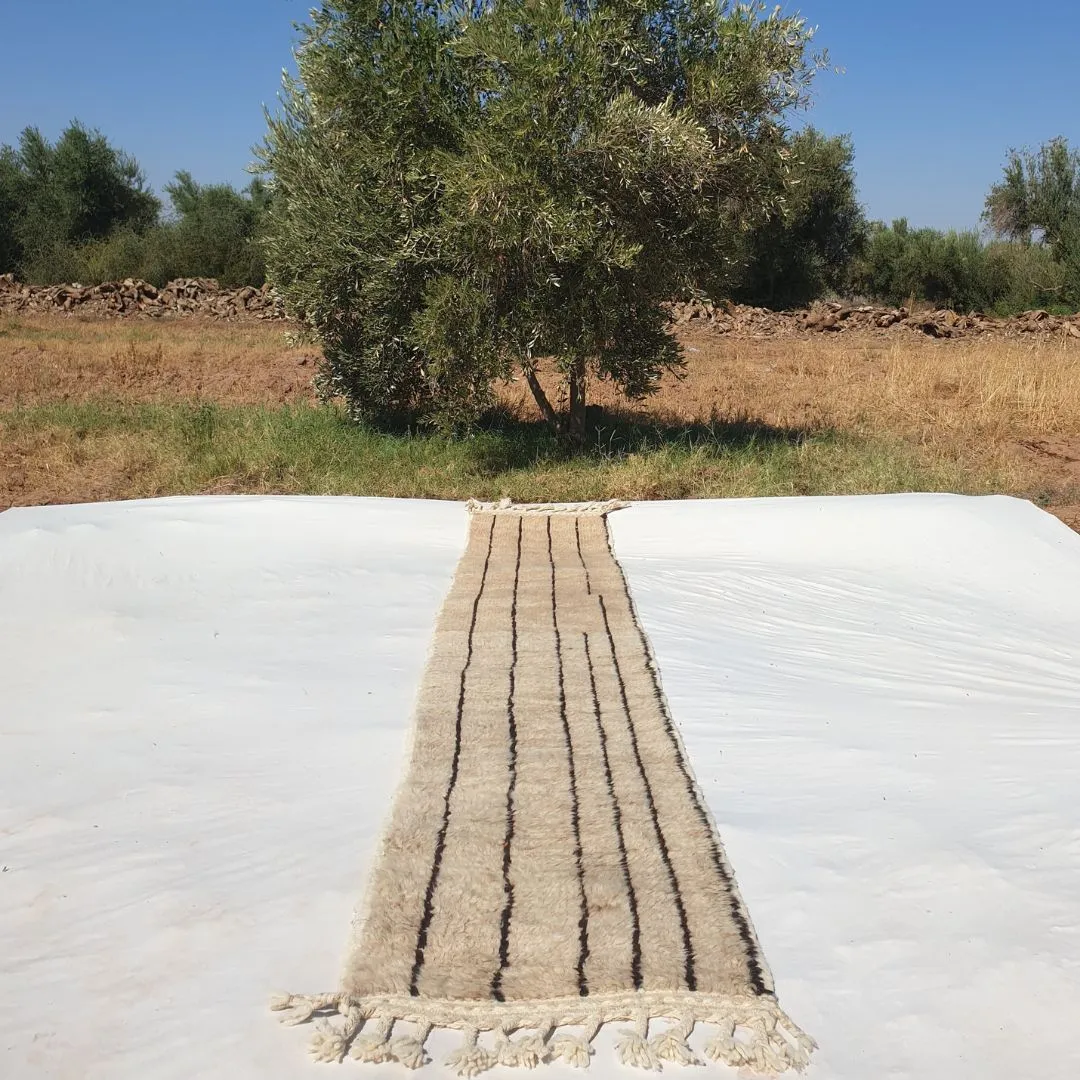 Zinali - Beige Moroccan Runner Rug Beni Ourain | Authentic Berber Hallway runner | 2'20x12' ft | 67x365 cm